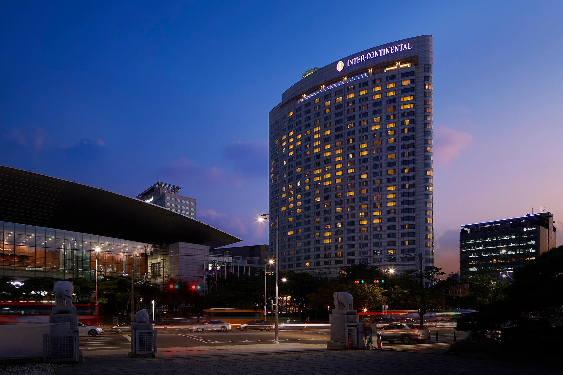 The COEX InterContinental hotel building in September 2017, before its later conversion into The Westin Seoul Parnas