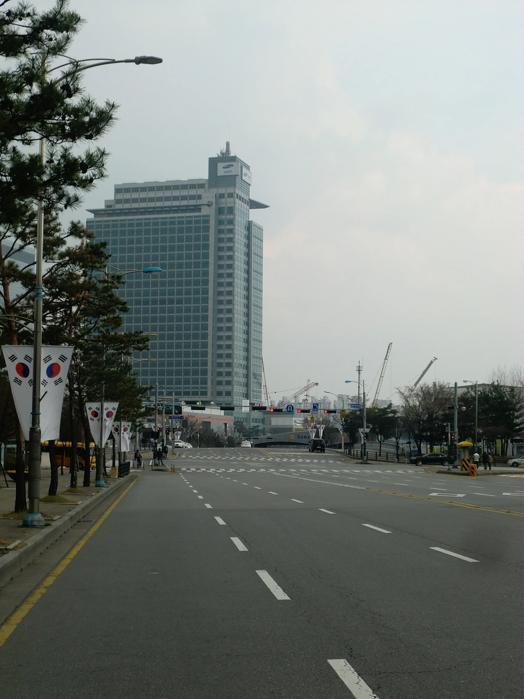 Samsung Electronics campus in Suwon, photographed in 2015; issuer context, not the HBM4 shipment or a fund-owned property.